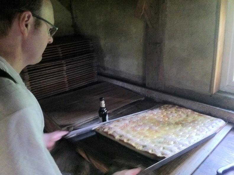2011_09_10 Bodderkauken fuer das Kartoffelfest 025.jpg